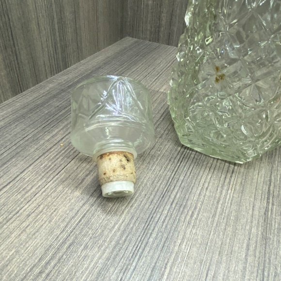 Vintage Glass Decanter with Stopper - Picture 4 of 6